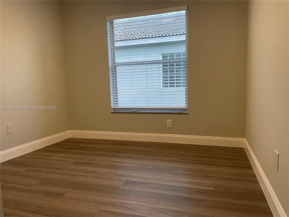 В аренду: $3,650 (3 спален, 2 ванн, 1418 Квадратных фут)