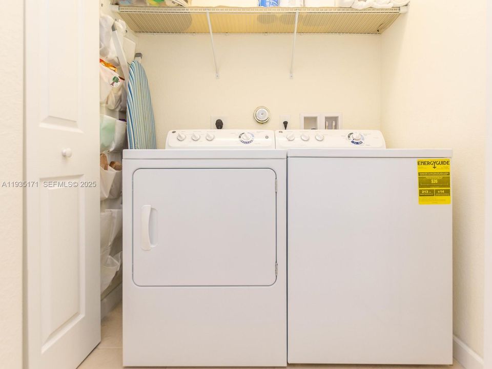 出租: $3,500 (3 贝兹, 2 浴室, 1835 平方英尺)