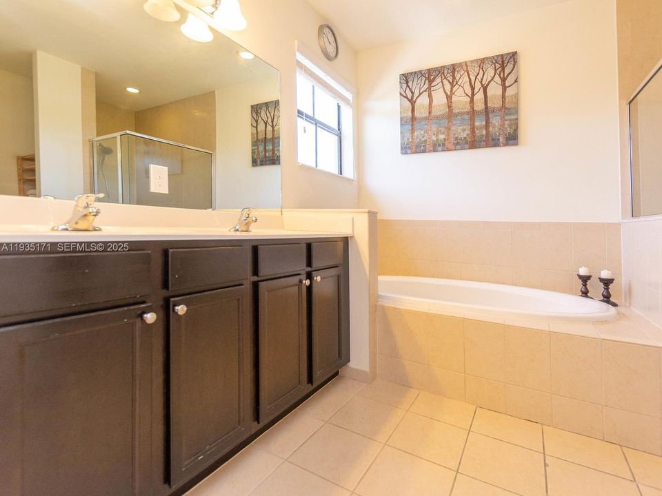 出租: $3,500 (3 贝兹, 2 浴室, 1835 平方英尺)