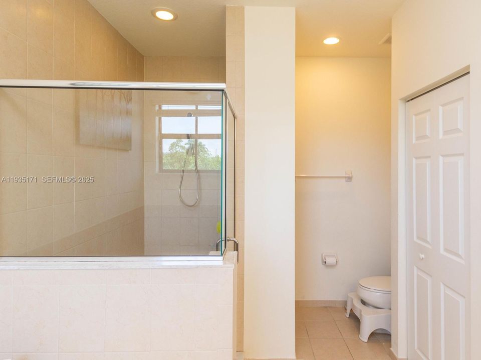 出租: $3,500 (3 贝兹, 2 浴室, 1835 平方英尺)