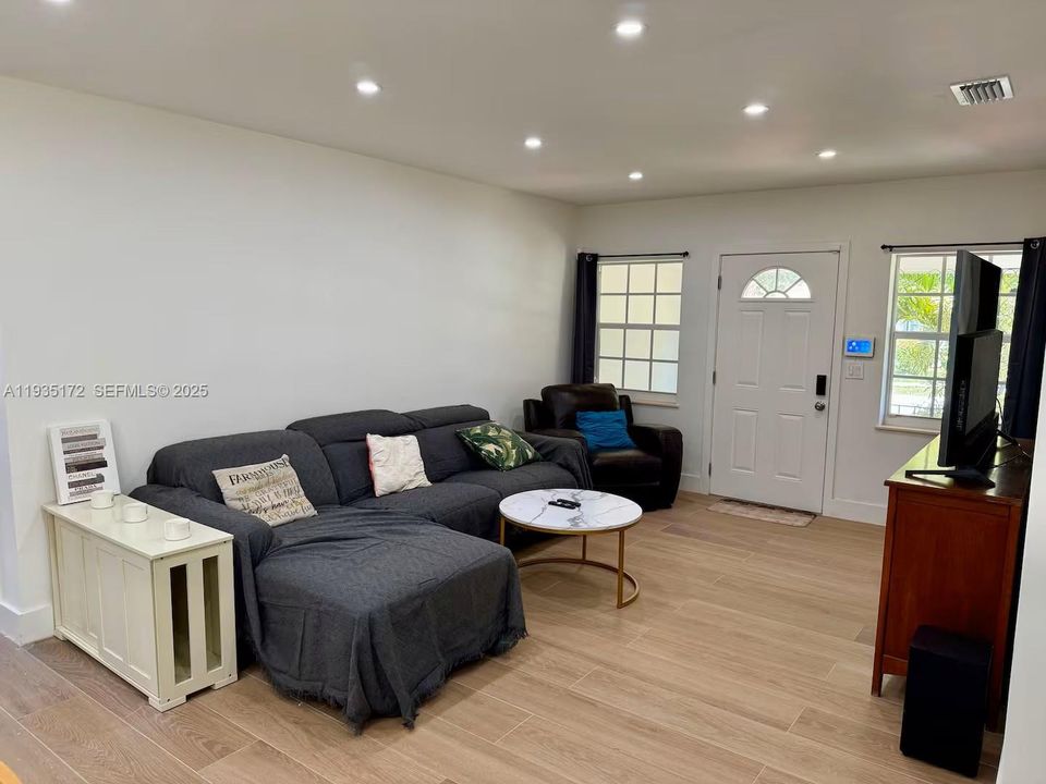 En Renta: $3,500 (3 camas, 1 baños, 1153 Pies cuadrados)