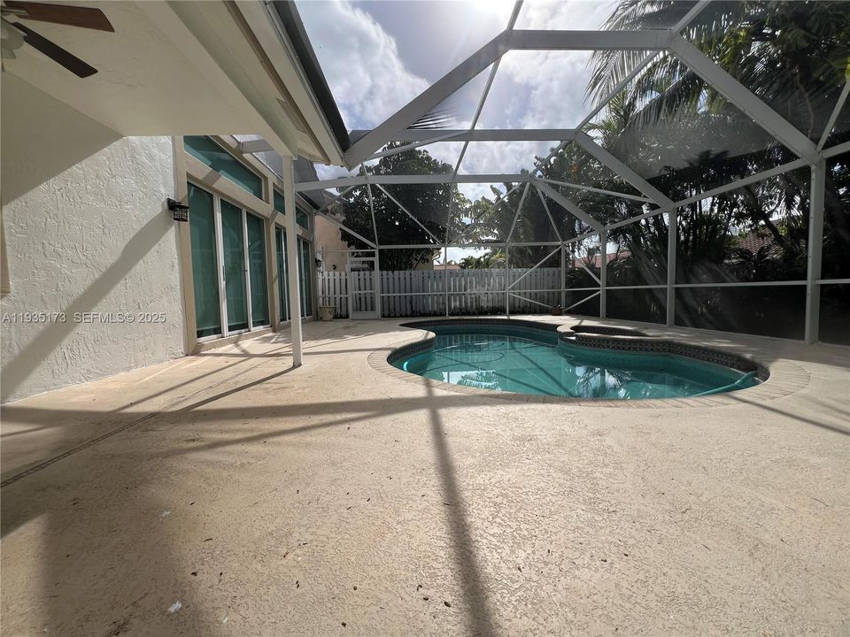 For Rent: $5,000 (3 beds, 2 baths, 2047 Square Feet)