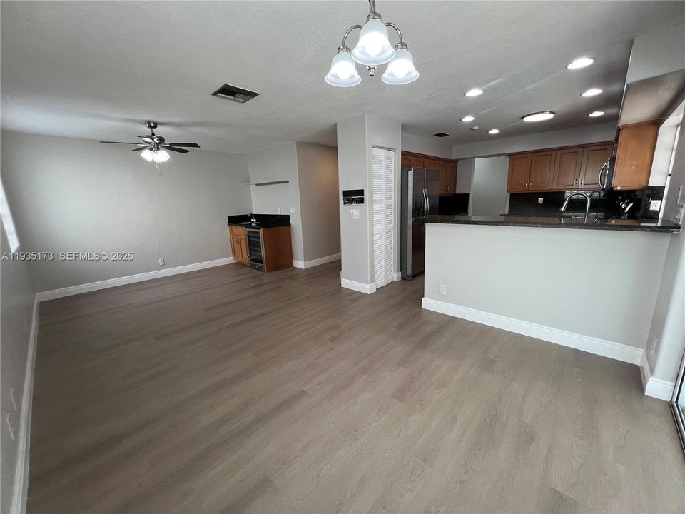 For Rent: $5,000 (3 beds, 2 baths, 2047 Square Feet)