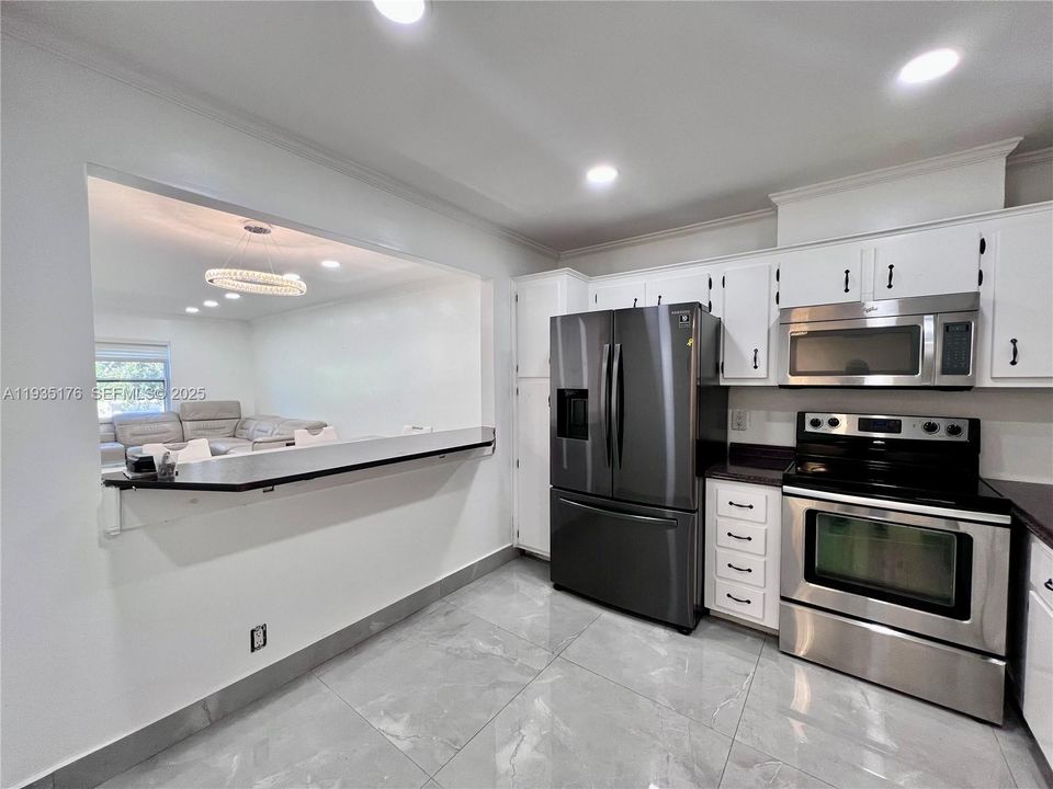 出租: $2,300 (2 贝兹, 2 浴室, 1060 平方英尺)