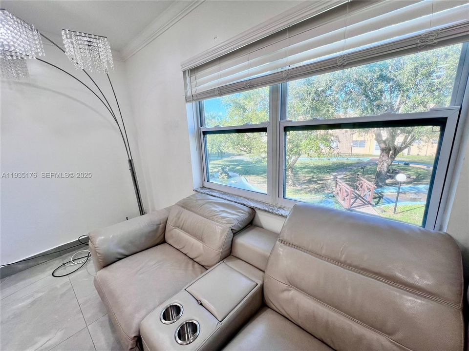 出租: $2,300 (2 贝兹, 2 浴室, 1060 平方英尺)