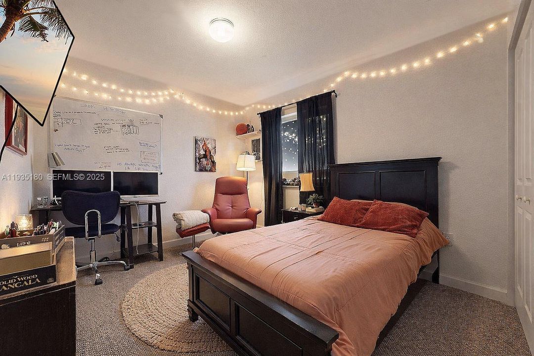 En Venta: $395,000 (4 camas, 3 baños, 1730 Pies cuadrados)