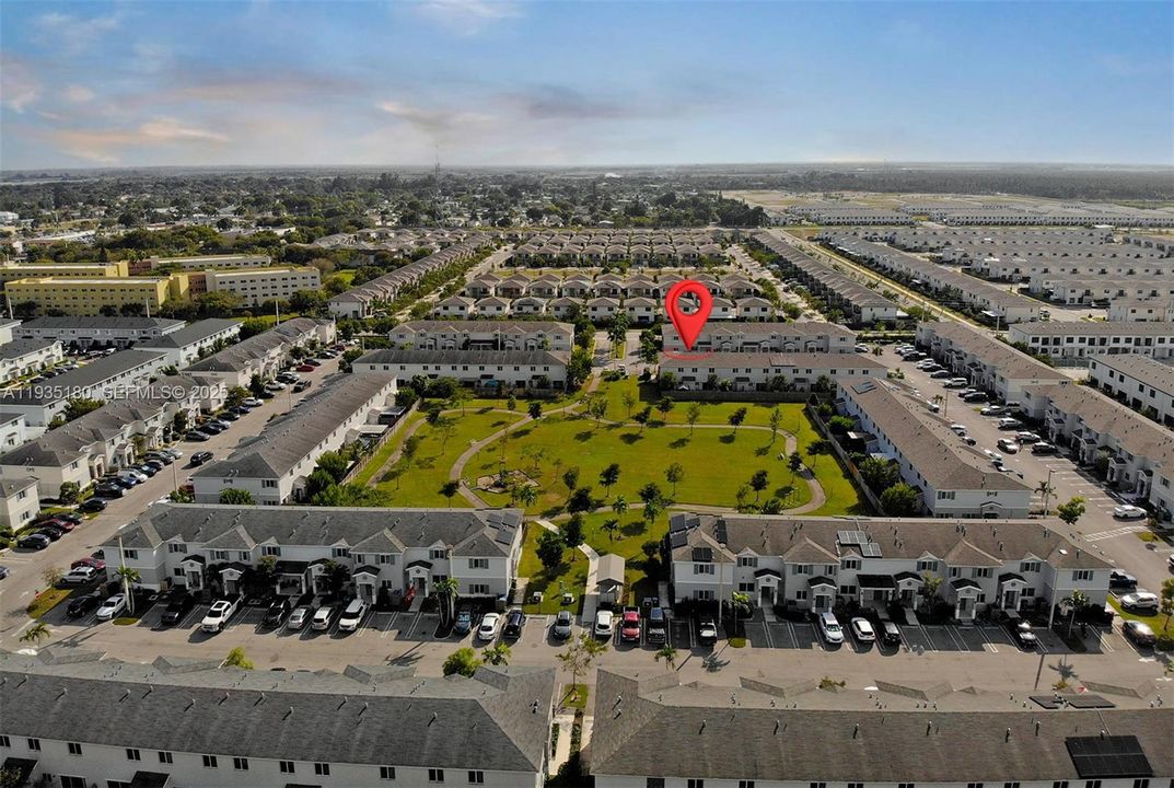 En Venta: $395,000 (4 camas, 3 baños, 1730 Pies cuadrados)