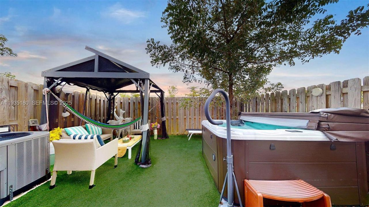 En Venta: $395,000 (4 camas, 3 baños, 1730 Pies cuadrados)