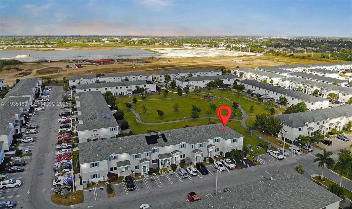 En Venta: $395,000 (4 camas, 3 baños, 1730 Pies cuadrados)