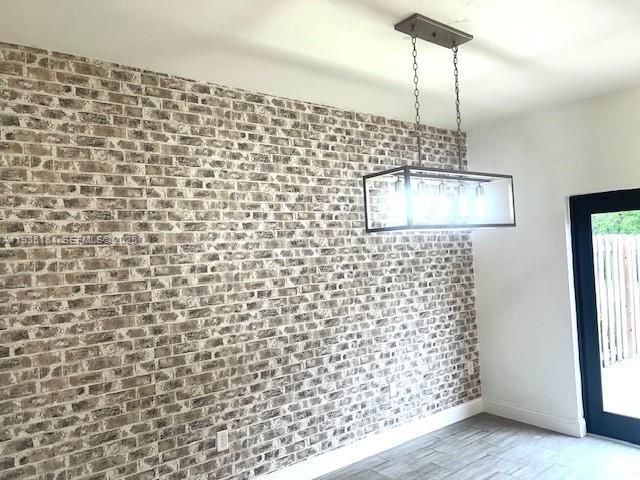 出租: $2,850 (3 贝兹, 2 浴室, 1394 平方英尺)