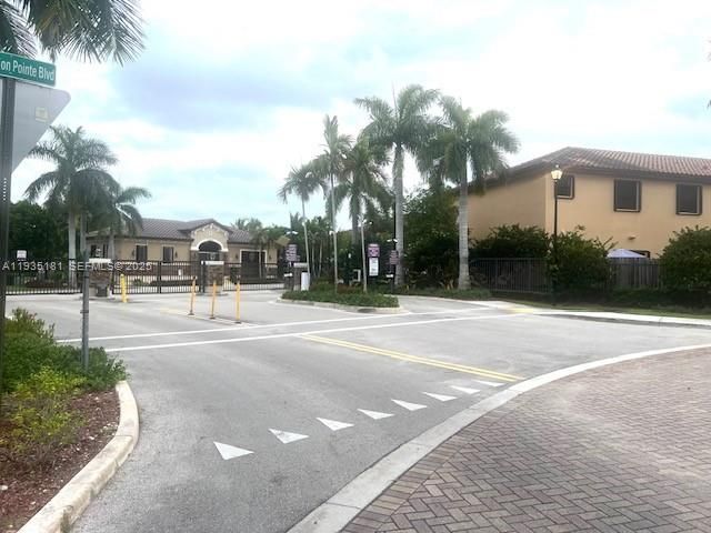 出租: $2,850 (3 贝兹, 2 浴室, 1394 平方英尺)