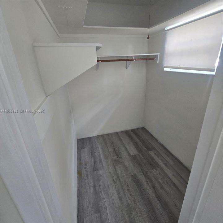 出租: $1,600 (1 贝兹, 1 浴室, 1933 平方英尺)