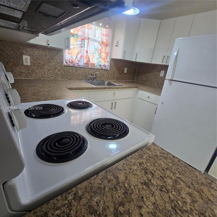 出租: $1,600 (1 贝兹, 1 浴室, 1933 平方英尺)