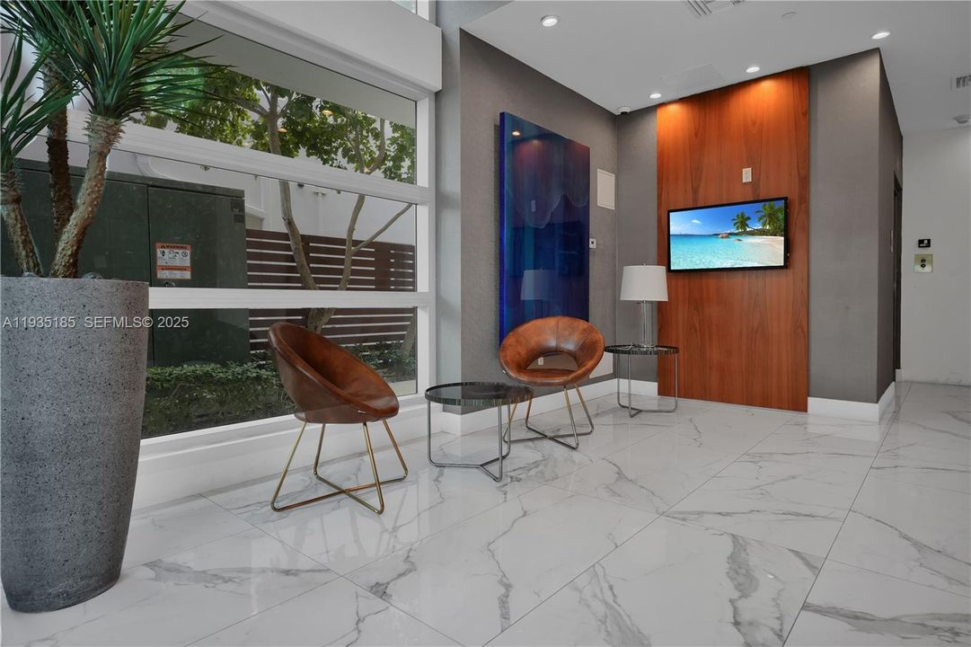 For Rent: $6,500 (3 beds, 2 baths, 1296 Square Feet)