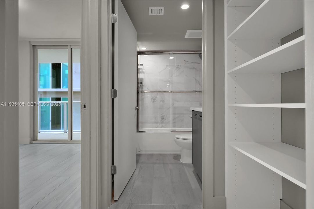 For Rent: $6,500 (3 beds, 2 baths, 1296 Square Feet)