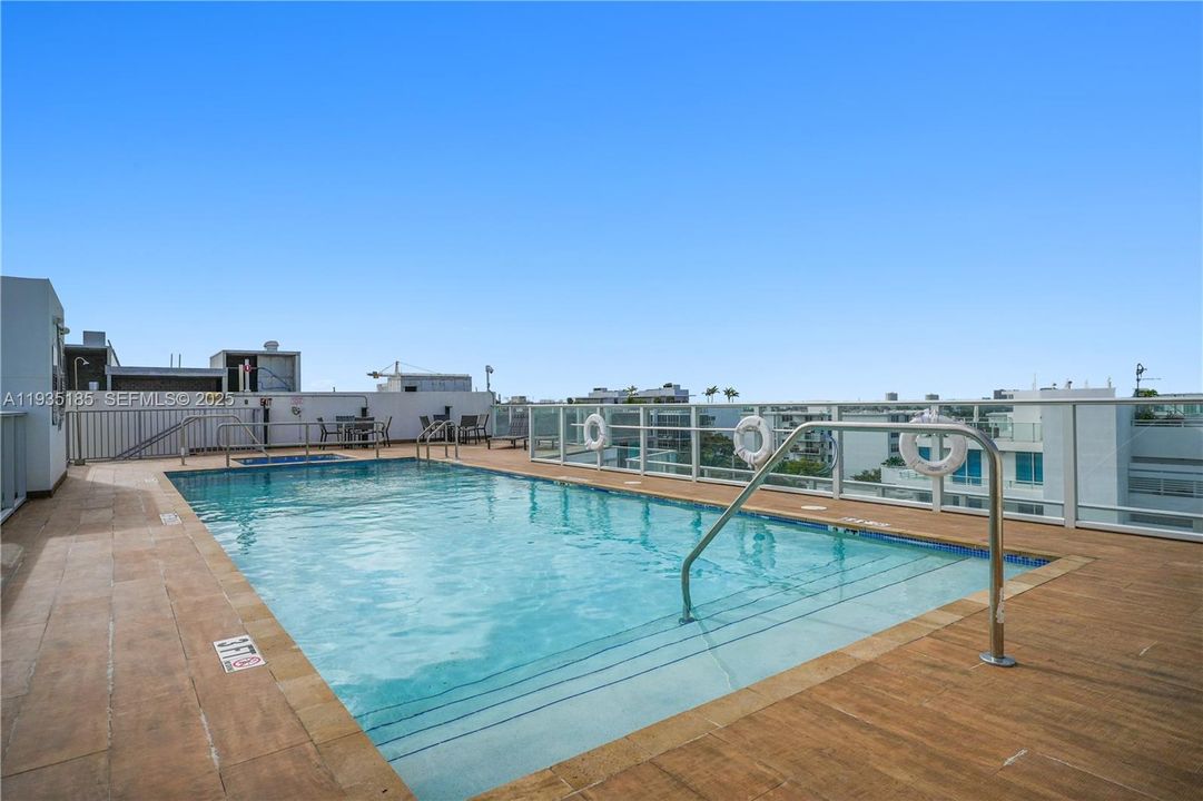 For Rent: $6,500 (3 beds, 2 baths, 1296 Square Feet)