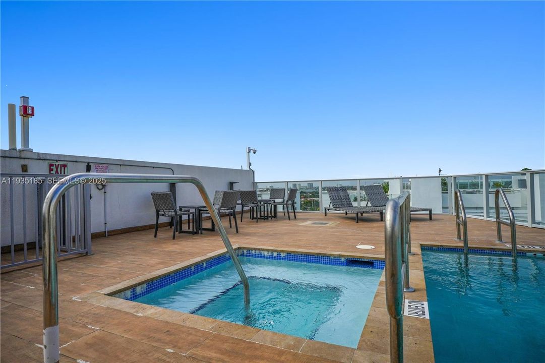 For Rent: $6,500 (3 beds, 2 baths, 1296 Square Feet)