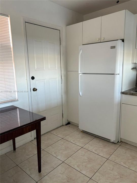 For Sale: $135,000 (1 beds, 1 baths, 750 Square Feet)