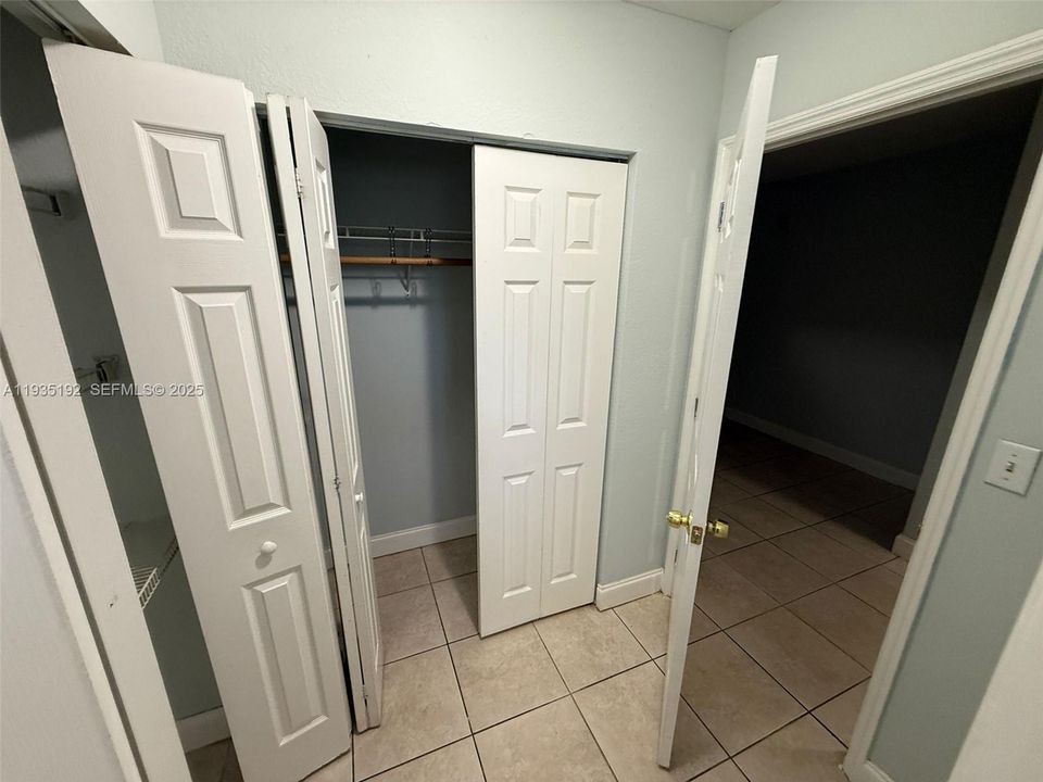 For Rent: $1,400 (1 beds, 1 baths, 416 Square Feet)