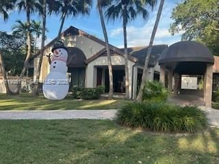 For Sale: $320,000 (2 beds, 2 baths, 1312 Square Feet)