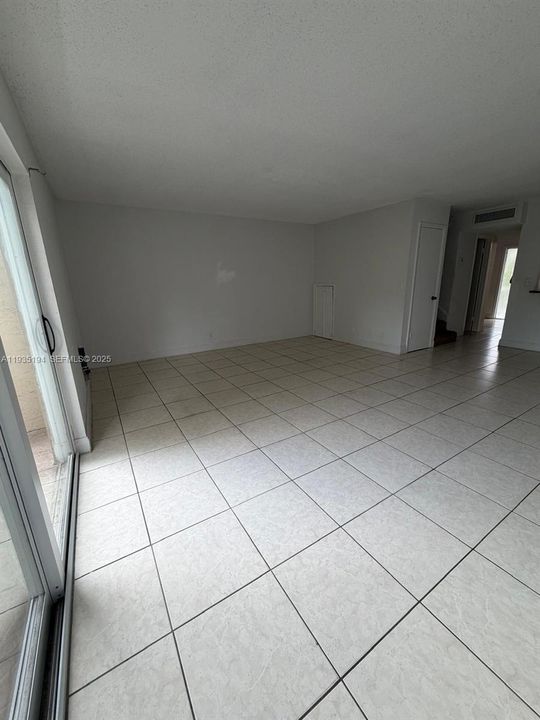 В аренду: $2,150 (3 спален, 2 ванн, 1440 Квадратных фут)