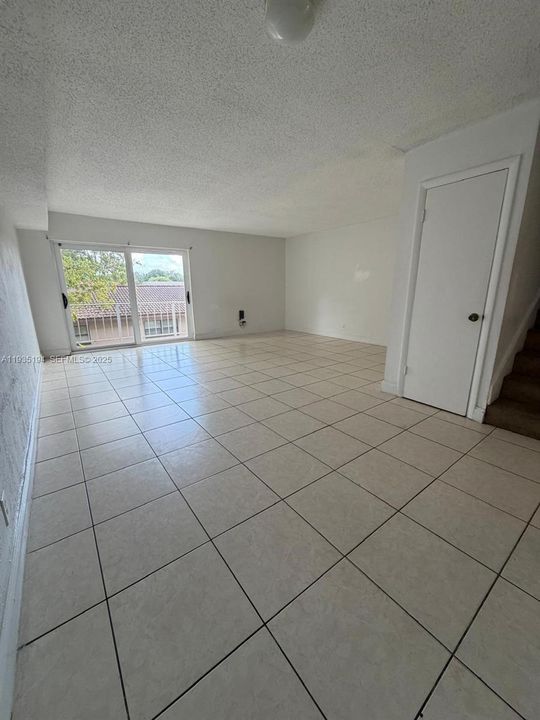 В аренду: $2,150 (3 спален, 2 ванн, 1440 Квадратных фут)