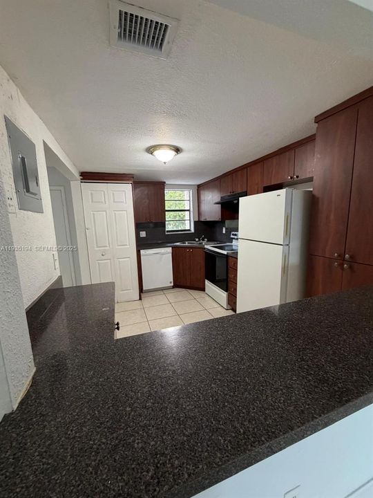 В аренду: $2,150 (3 спален, 2 ванн, 1440 Квадратных фут)