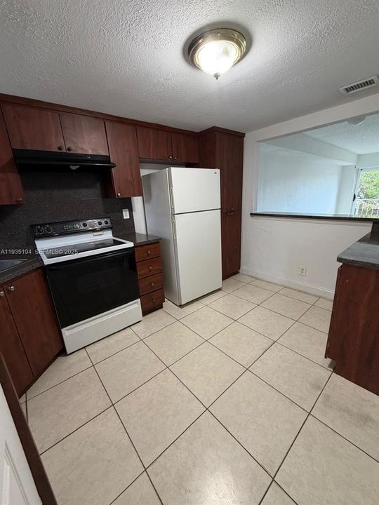 В аренду: $2,150 (3 спален, 2 ванн, 1440 Квадратных фут)