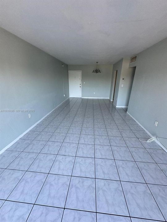 For Rent: $2,000 (2 beds, 2 baths, 875 Square Feet)