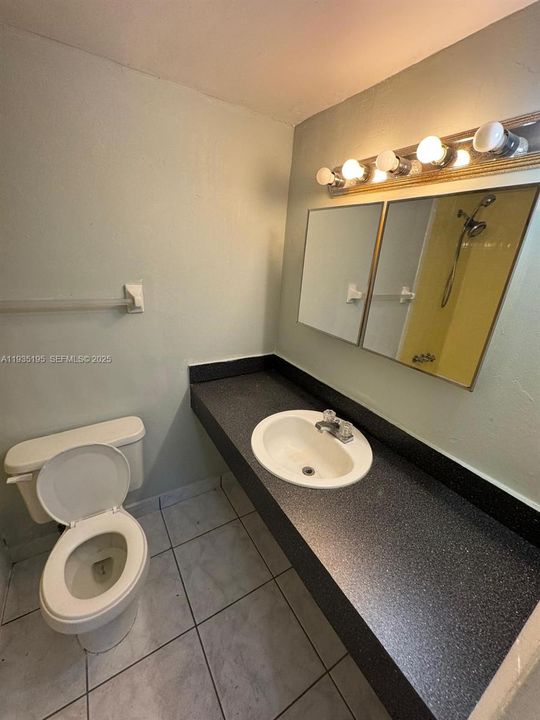 For Rent: $2,000 (2 beds, 2 baths, 875 Square Feet)