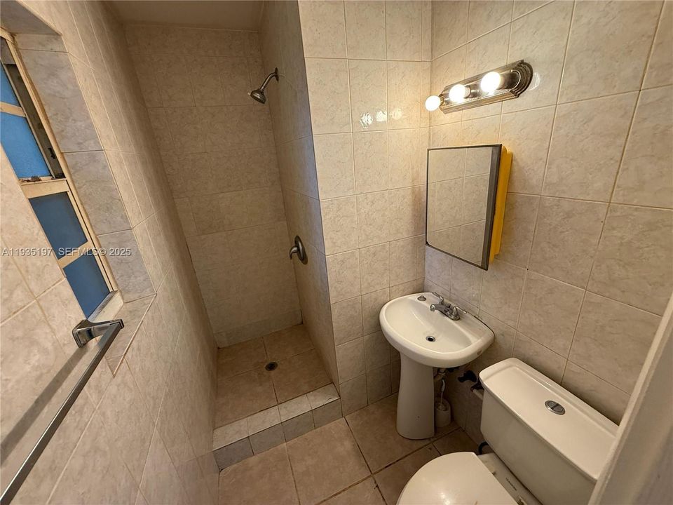 出租: $2,600 (3 贝兹, 2 浴室, 2580 平方英尺)