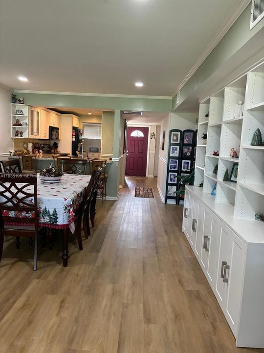 For Sale: $445,000 (3 beds, 2 baths, 1315 Square Feet)