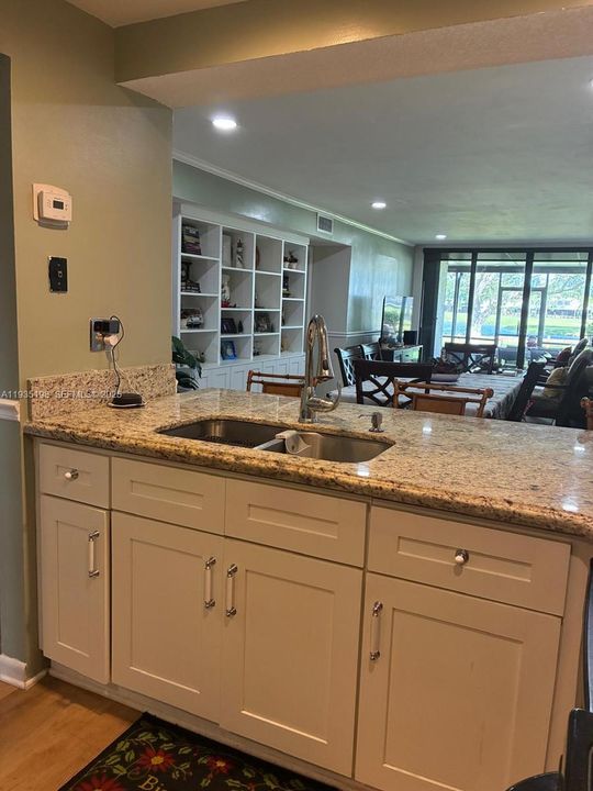 For Sale: $445,000 (3 beds, 2 baths, 1315 Square Feet)