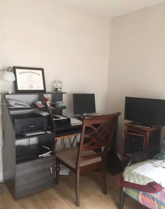 For Sale: $445,000 (3 beds, 2 baths, 1315 Square Feet)