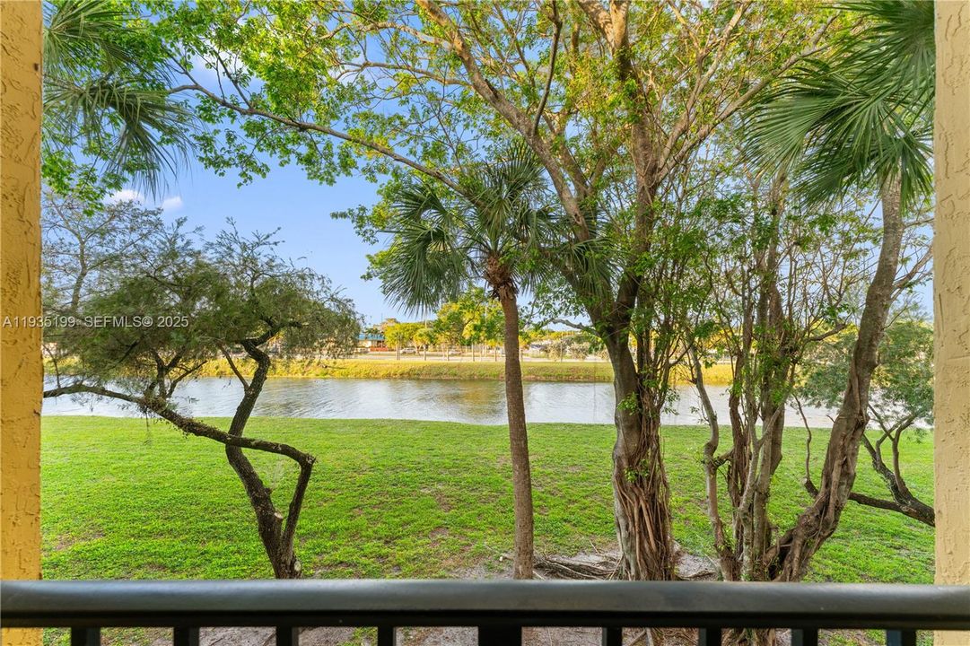 待售: $219,900 (2 贝兹, 1 浴室, 1160 平方英尺)