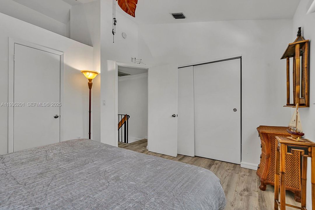 For Sale: $819,000 (2 beds, 1 baths, 875 Square Feet)