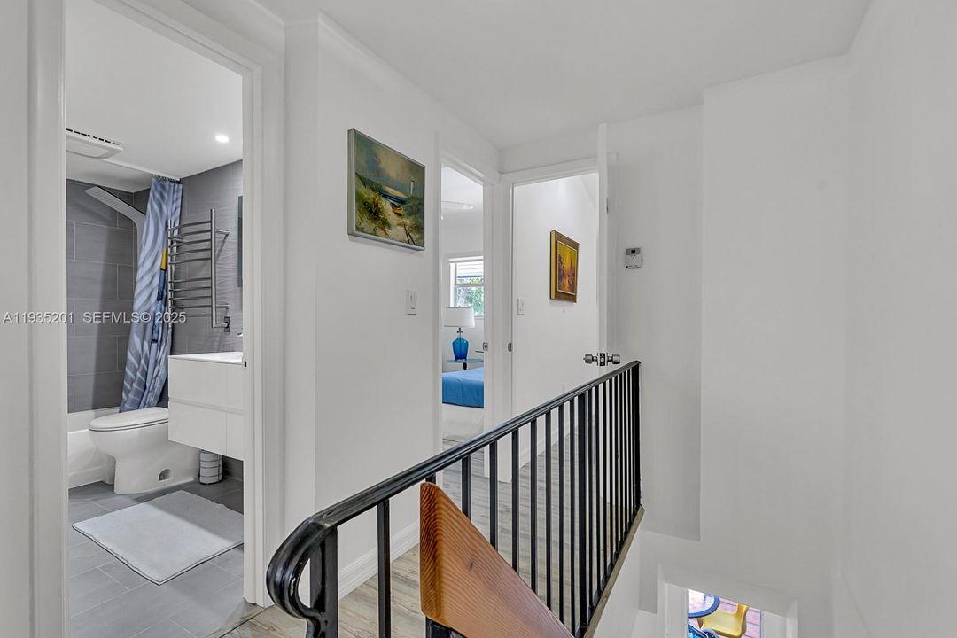 For Sale: $819,000 (2 beds, 1 baths, 875 Square Feet)