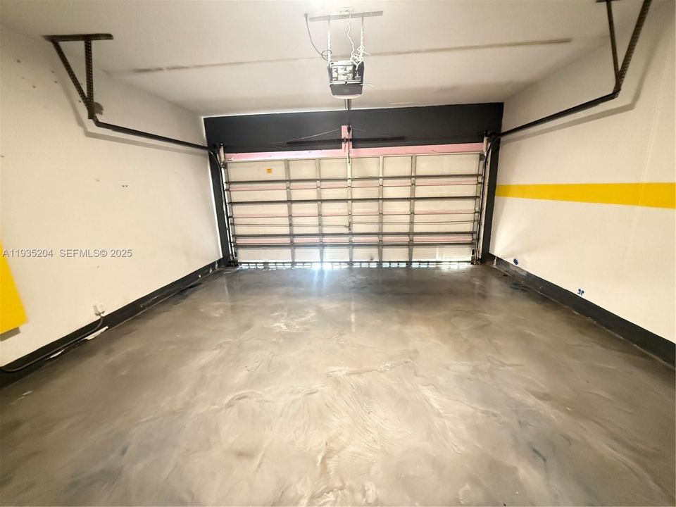 出租: $3,850 (4 贝兹, 2 浴室, 2244 平方英尺)