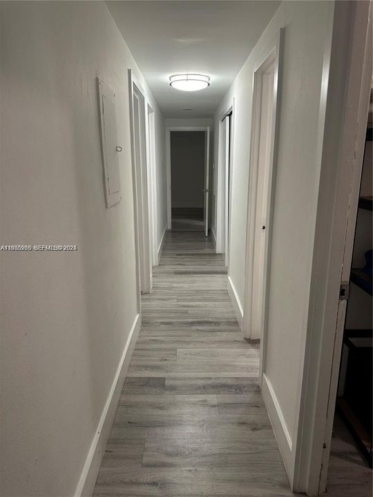 出租: $4,000 (3 贝兹, 2 浴室, 1302 平方英尺)