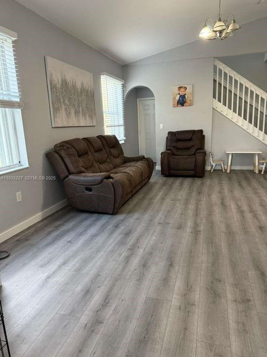 En Renta: $2,700 (3 camas, 2 baños, 1652 Pies cuadrados)