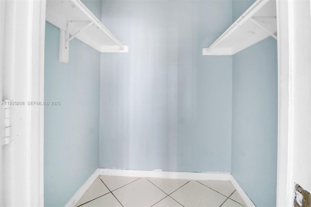 En Venta: $235,000 (2 camas, 2 baños, 870 Pies cuadrados)