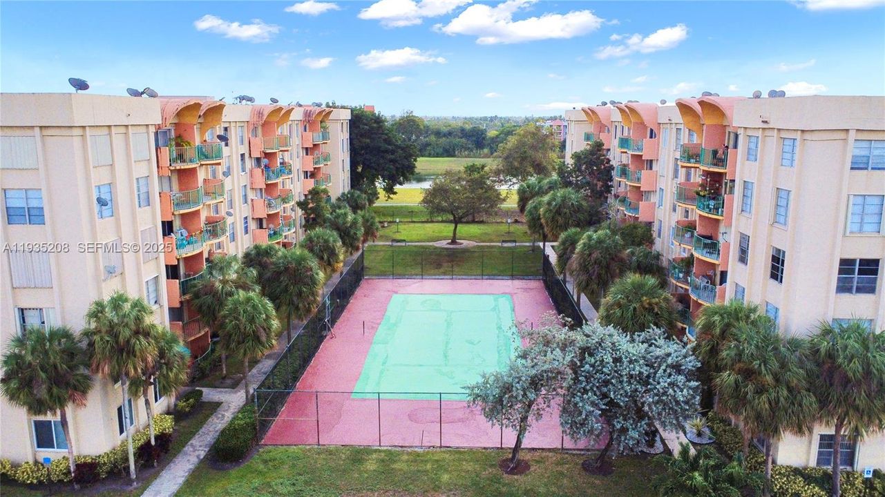 En Venta: $235,000 (2 camas, 2 baños, 870 Pies cuadrados)