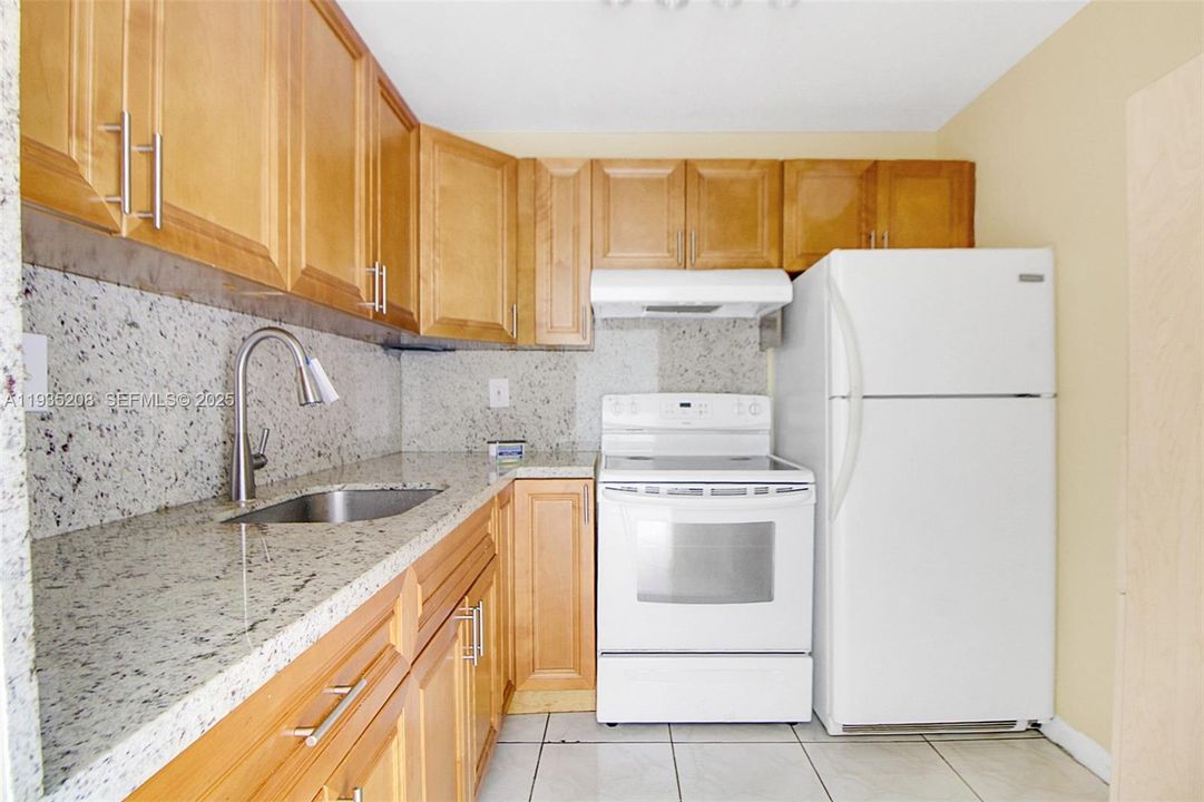 En Venta: $235,000 (2 camas, 2 baños, 870 Pies cuadrados)