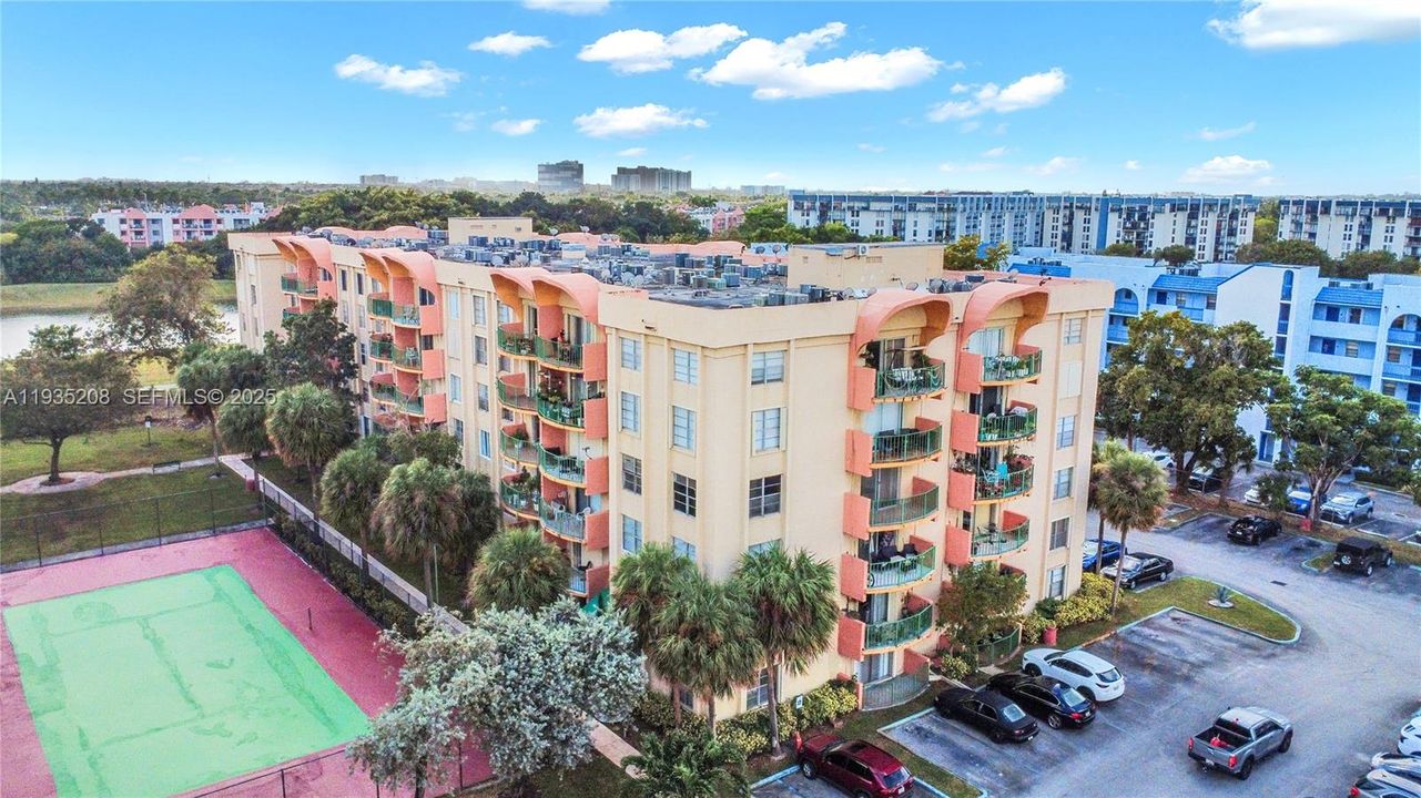 En Venta: $235,000 (2 camas, 2 baños, 870 Pies cuadrados)