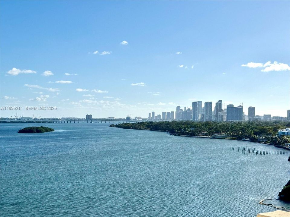 For Sale: $239,000 (0 beds, 1 baths, 580 Square Feet)