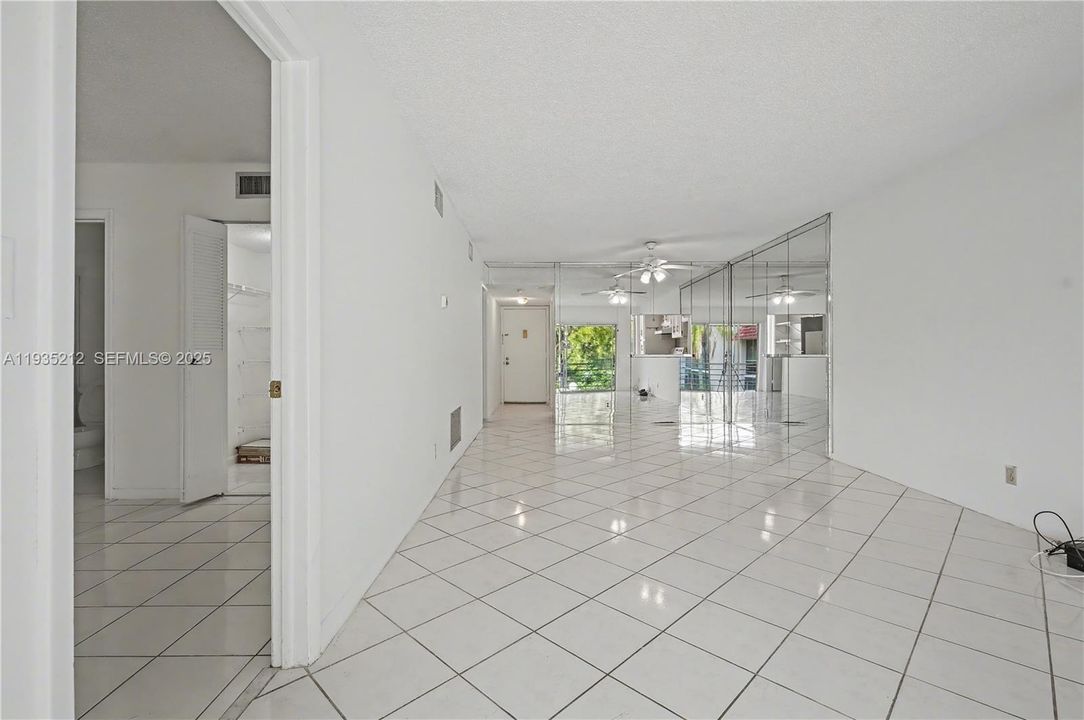 En Renta: $1,795 (2 camas, 2 baños, 904 Pies cuadrados)