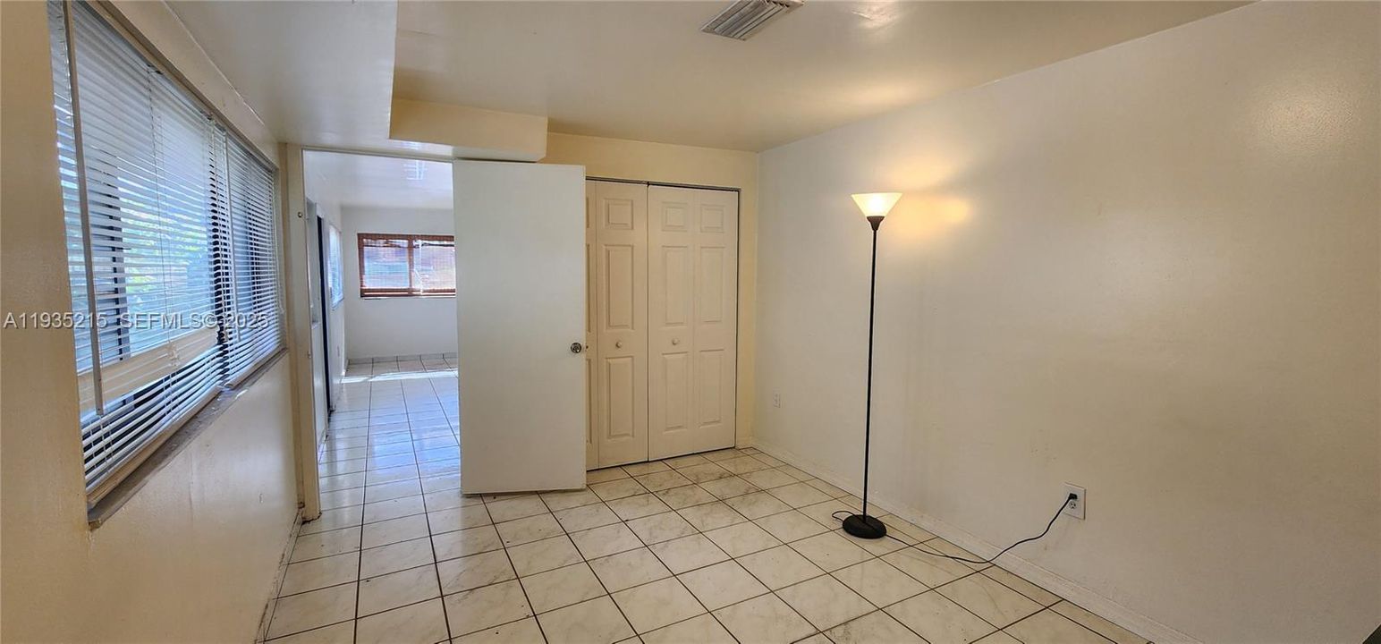 出租: $1,650 (1 贝兹, 1 浴室, 1560 平方英尺)