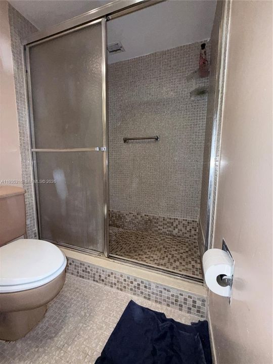 На продажу: $172,000 (2 спален, 2 ванн, 1100 Квадратных фут)