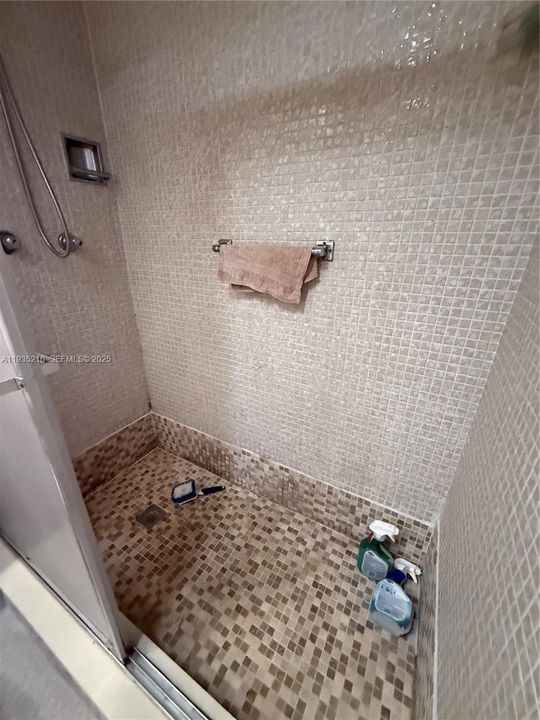 待售: $169,999 (2 贝兹, 2 浴室, 1100 平方英尺)