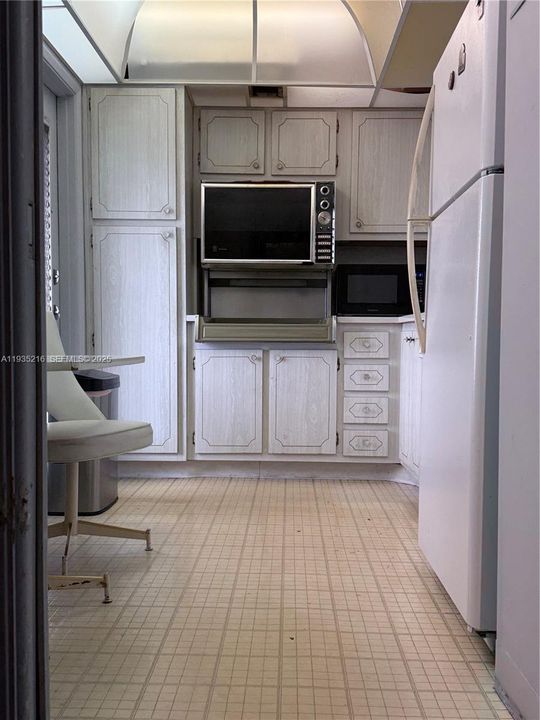 待售: $169,999 (2 贝兹, 2 浴室, 1100 平方英尺)